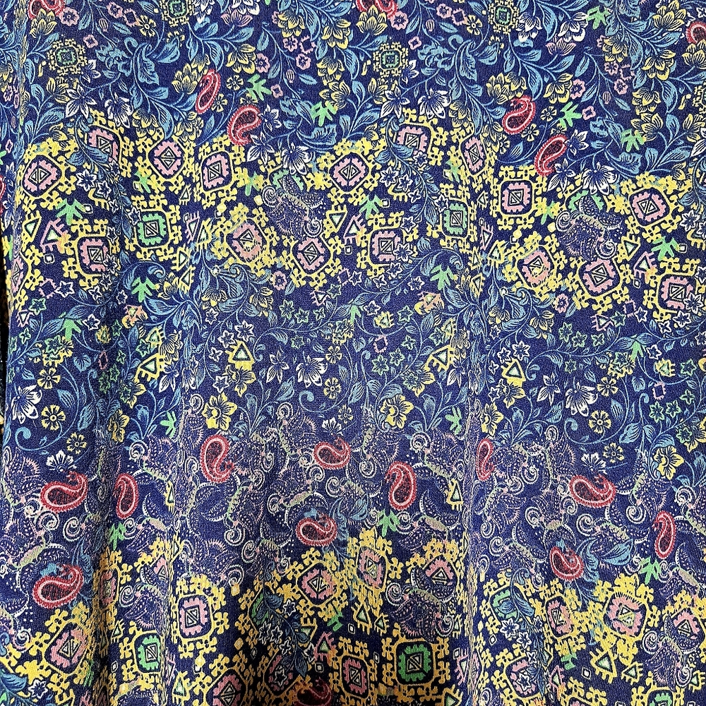 Tunic with Throwback Pattern - Picture 3 of 3